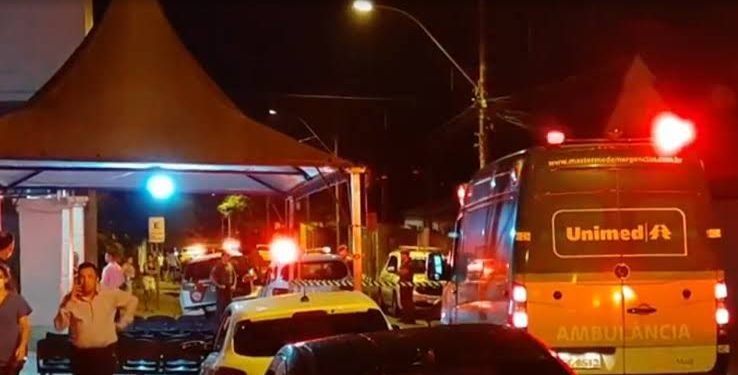 Homem invade hospital, esfaqueia seis pessoas e é morto pela PM no interior de SP