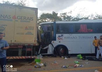 Tragédia: Acidente envolvendo ônibus de Pindaí deixa mortos na MGC-122, no Norte de Minas