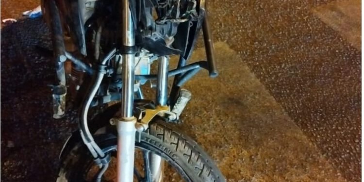 Colisão envolvendo caminhonete e moto deixa uma pessoa ferida em Guanambi