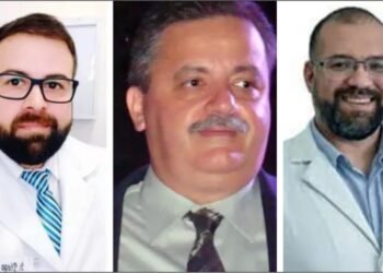 Três médicos são surpreendidos por homens de preto e executados em quiosque