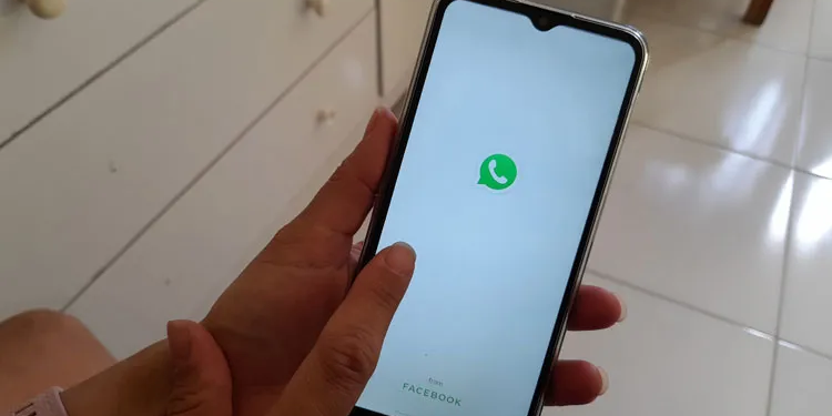 Hacker clona número de empresário e ‘sequestra’ grupo de WhatsApp tradicional em Guanambi