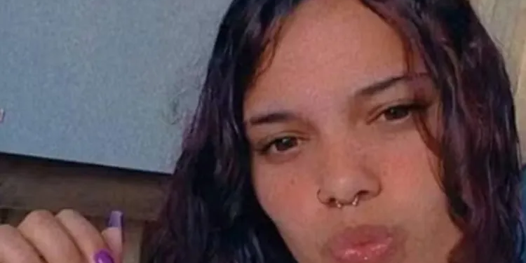 Mulher é presa por matar grávida, retirar bebê da barriga e fingir ter parido criança