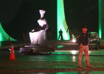 Explosões são registradas na Praça dos Três Poderes em Brasília e deixam um morto
