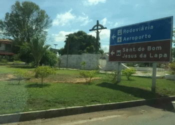 Mulher é detida em Bom Jesus da Lapa suspeita de matar o companheiro a facadas