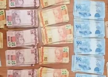 Mulher é presa com mais de R$ 17 mil em espécie, drogas e motocicleta
